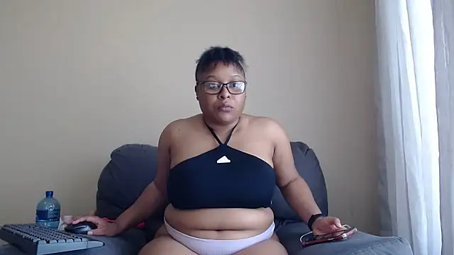 Snapshot of xxZoeyx chatting on 03/13/26, 07:04 xxZoeyx online show from 03/13/26, 07:04