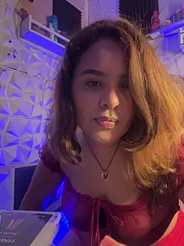 Snapshot of SaskiaDeluxe chatting on 04/04/26, 07:39 SaskiaDeluxe online show from 04/04/26, 07:39