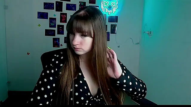 Snapshot of Tiffani_Angel chatting on 05/06/26, 05:35 Tiffani Angel online show from 05/06/26, 05:35