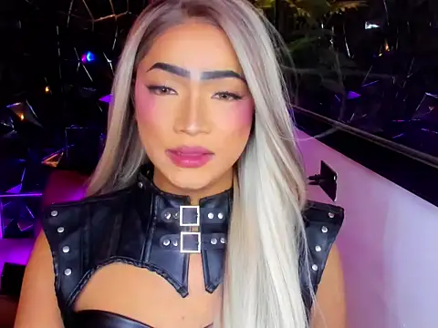 Snapshot of Holy_Flaire chatting on 04/04/26, 03:27 Holy Flaire online show from 04/04/26, 03:27