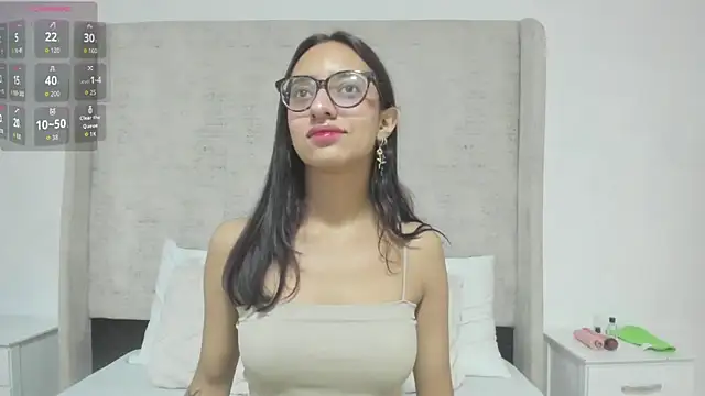 Charlotte Benette online show from 05/13/26, 12:24