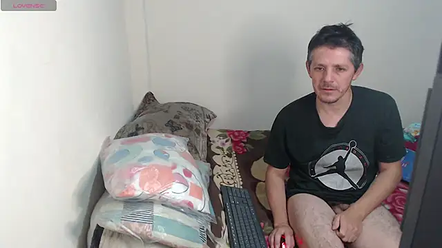 Snapshot of Adan_y_eva_bk chatting on 04/07/26, 11:15 Adan y eva bk online show from 04/07/26, 11:15