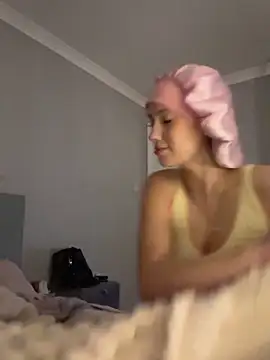 Goldenfairy online show from 04/17/26, 01:19