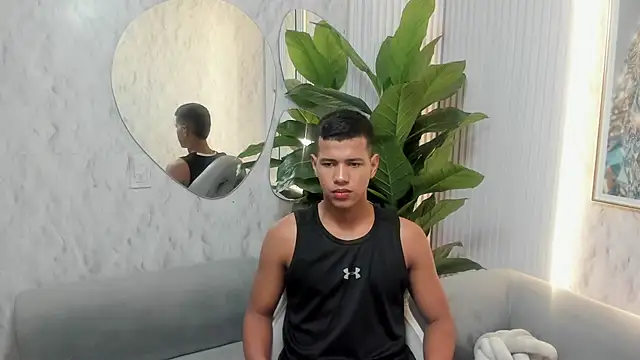 noahdark  online show from 04/19/26, 01:27
