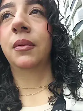 bella swwan  online show from 05/02/26, 01:38