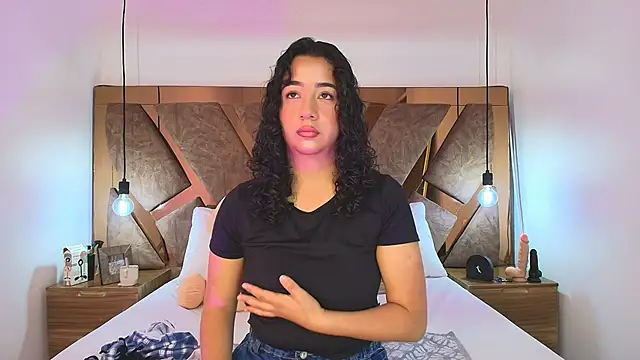 bella swwan  online show from 05/08/26, 04:56