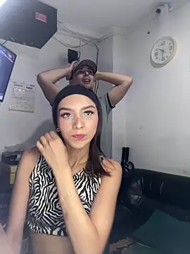 Snapshot of Vaiolett- chatting on 04/01/26, 03:29 Vaiolett- online show from 04/01/26, 03:29