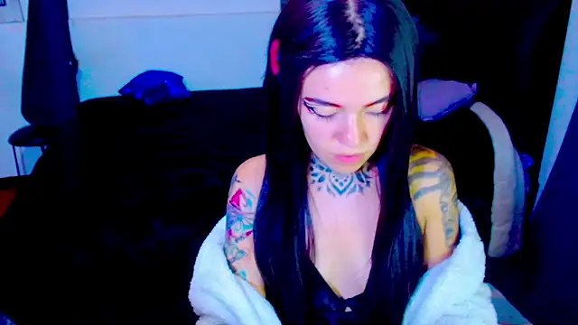 LannieGonzales online show from 05/17/26, 03:59