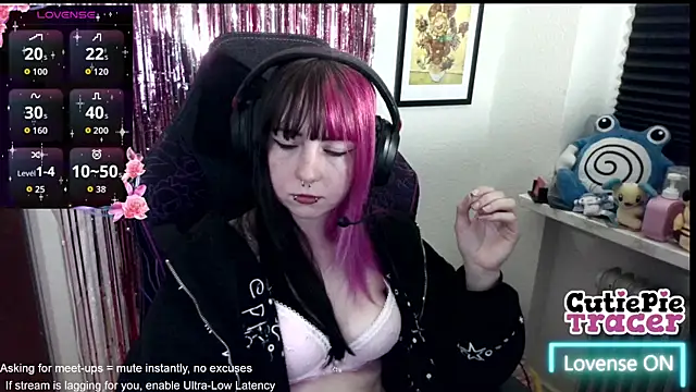 CutieTracer online show from 05/17/26, 07:54