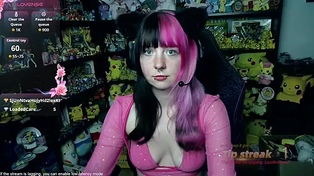 Snapshot of CutieTracer chatting on 07/11/26, 08:44 CutieTracer online show from 07/11/26, 08:44