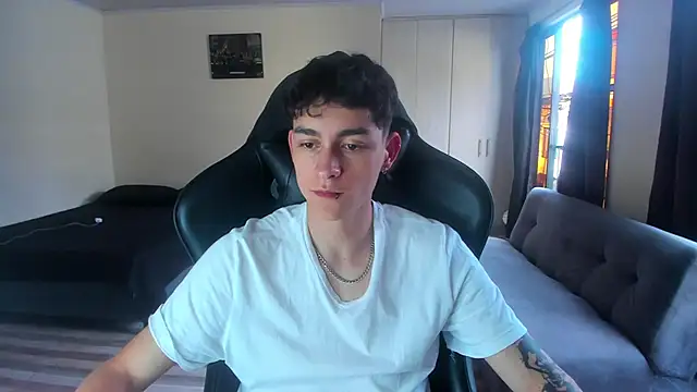 Snapshot of Luke_Chill chatting on 04/04/26, 09:34 Luke Chill online show from 04/04/26, 09:34