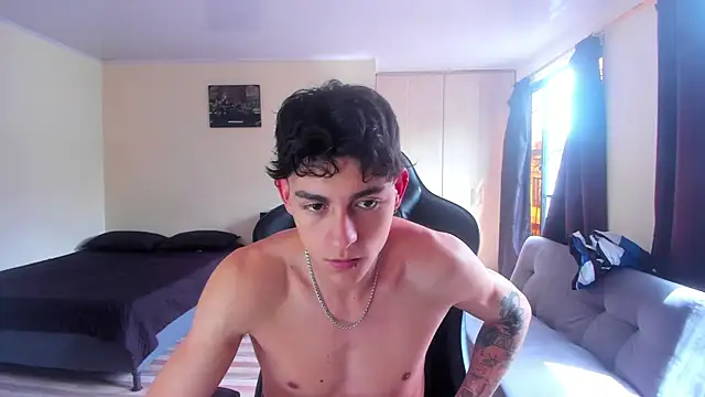 Snapshot of Luke_Chill chatting on 04/07/26, 03:12 Luke Chill online show from 04/07/26, 03:12