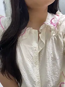 Snapshot of Rosecute11 chatting on 05/10/26, 05:34 Rosecute11 online show from 05/10/26, 05:34