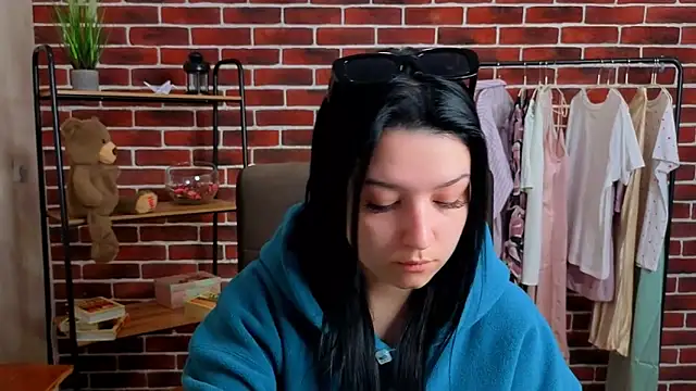 AnnaaPage online show from 04/15/26, 01:40