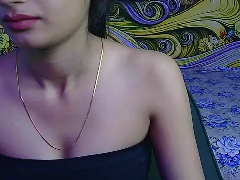 Snapshot of avni222 chatting on 04/10/26, 04:39 avni222 online show from 04/10/26, 04:39