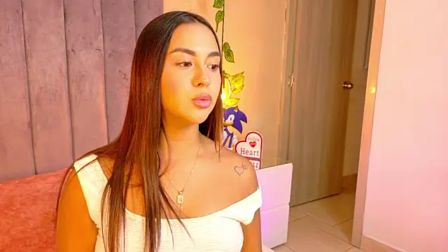 Snapshot of angelicaa_garcia chatting on 07/13/26, 11:24 angelicaa garcia online show from 07/13/26, 11:24