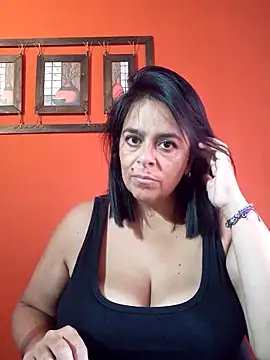 lucianamorocha online show from 04/08/26, 02:06