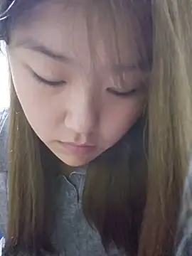 Snapshot of mianmian-666 chatting on 06/03/26, 02:33 mianmian-666 online show from 06/03/26, 02:33