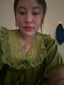 Snapshot of Lina-Naughty chatting on 04/23/26, 06:03 Lina-Naughty online show from 04/23/26, 06:03