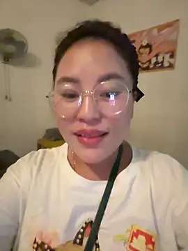 Snapshot of Lina-Naughty chatting on 04/24/26, 04:20 Lina-Naughty online show from 04/24/26, 04:20