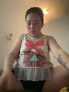 Snapshot of Lina-Naughty chatting on 06/26/26, 05:56 Lina-Naughty online show from 06/26/26, 05:56