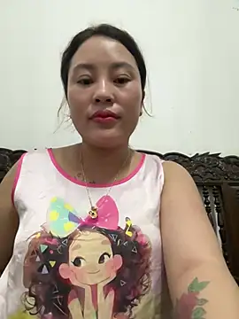 Snapshot of Lina-Naughty chatting on 06/27/26, 02:55 Lina-Naughty online show from 06/27/26, 02:55