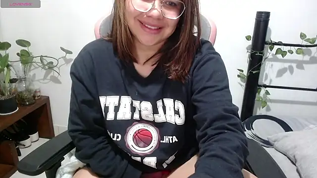 Snapshot of Elfi_333 chatting on 06/01/26, 08:27 Elfi 333 online show from 06/01/26, 08:27
