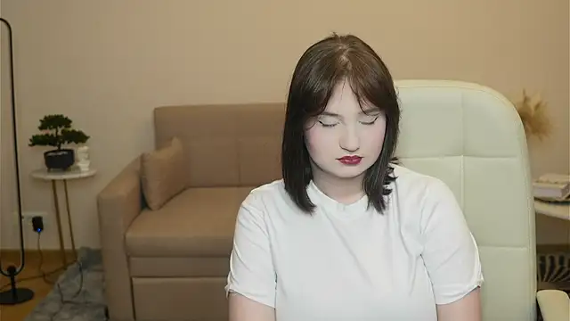 Snapshot of AshleyKysar chatting on 04/01/26, 01:41 AshleyKysar online show from 04/01/26, 01:41