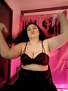 Snapshot of dominalisa chatting on 05/13/26, 11:18 dominalisa online show from 05/13/26, 11:18
