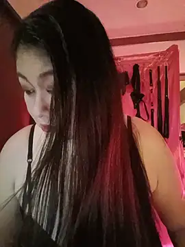 Snapshot of dominalisa chatting on 05/21/26, 02:24 dominalisa online show from 05/21/26, 02:24