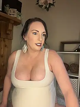 Snapshot of taylorsunshine chatting on 06/19/26, 01:32 taylorsunshine online show from 06/19/26, 01:32