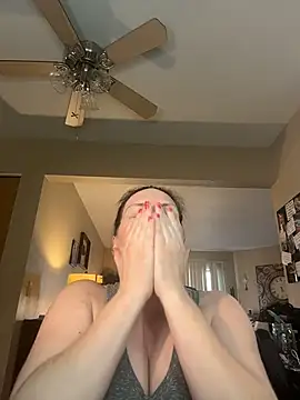 Snapshot of taylorsunshine chatting on 08/01/26, 10:30 taylorsunshine online show from 08/01/26, 10:30