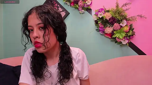 Snapshot of Kaira_luxury chatting on 06/30/26, 06:53 Kaira luxury online show from 06/30/26, 06:53