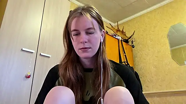 DonnaKuc online show from 04/22/26, 06:16