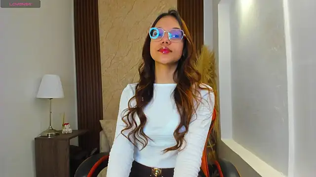 Snapshot of Vi_zzy chatting on 04/03/26, 05:55 Vi zzy online show from 04/03/26, 05:55