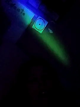 Snapshot of Aurora-Luz chatting on 04/07/26, 10:15 Aurora-Luz online show from 04/07/26, 10:15