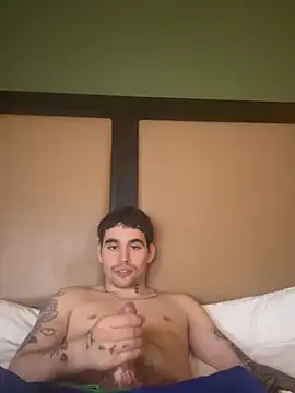 Snapshot of CheriOnTop chatting on 04/01/26, 12:44 CheriOnTop online show from 04/01/26, 12:44