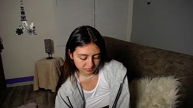 Lala fluffy online show from 05/15/26, 07:54