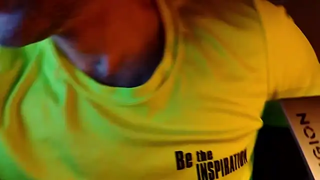 Snapshot of barebearstudio chatting on 04/01/26, 09:21 barebearstudio online show from 04/01/26, 09:21