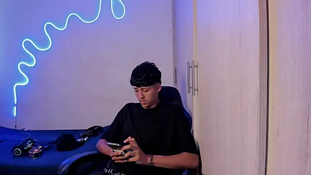 Snapshot of dante_martinez chatting on 04/01/26, 07:22 dante martinez online show from 04/01/26, 07:22