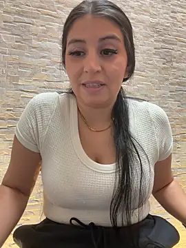 Snapshot of VeyraBlack chatting on 05/19/26, 09:10 VeyraBlack online show from 05/19/26, 09:10