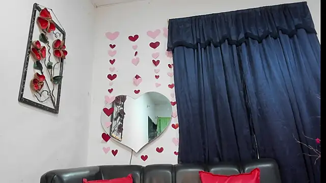 Snapshot of SamelyEvans chatting on 04/02/26, 01:58 SamelyEvans online show from 04/02/26, 01:58