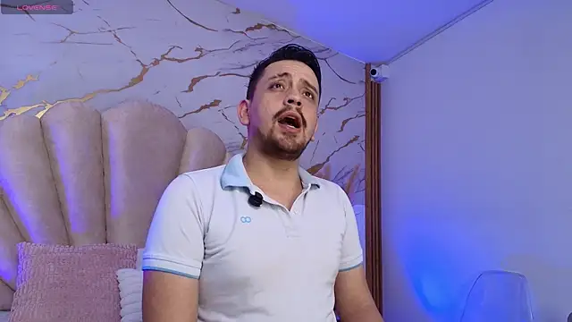 Snapshot of Christopherluxe chatting on 04/04/26, 02:32 Christopherluxe online show from 04/04/26, 02:32