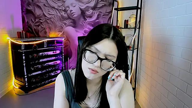 Snapshot of JennyGibson chatting on 05/28/26, 05:05 JennyGibson online show from 05/28/26, 05:05