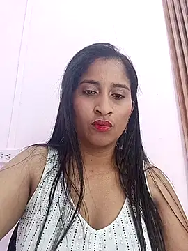 Snapshot of SofiaMendez1_ chatting on 04/08/26, 03:23 SofiaMendez1 online show from 04/08/26, 03:23