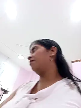 Snapshot of SofiaMendez1_ chatting on 04/21/26, 03:50 SofiaMendez1 online show from 04/21/26, 03:50
