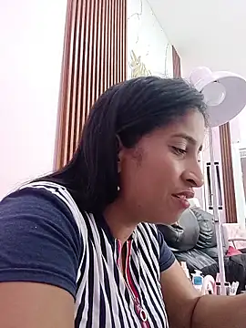 Snapshot of SofiaMendez1_ chatting on 05/01/26, 04:11 SofiaMendez1 online show from 05/01/26, 04:11