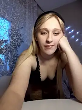 Snapshot of IsOlli chatting on 04/04/26, 12:24 IsOlli online show from 04/04/26, 12:24