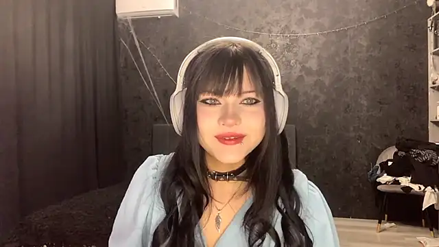 EmilyEmbears online show from 04/09/26, 05:29