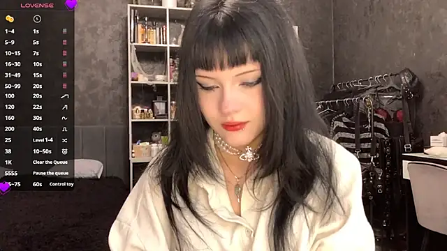 Snapshot of EmilyEmbears chatting on 06/01/26, 06:37 EmilyEmbears online show from 06/01/26, 06:37